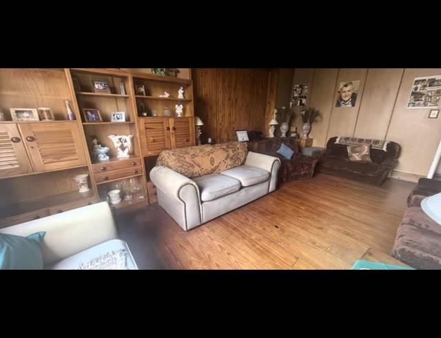 5 BEDROOM HOUSE FOR SALE IN ROODEPOORT CENTRAL